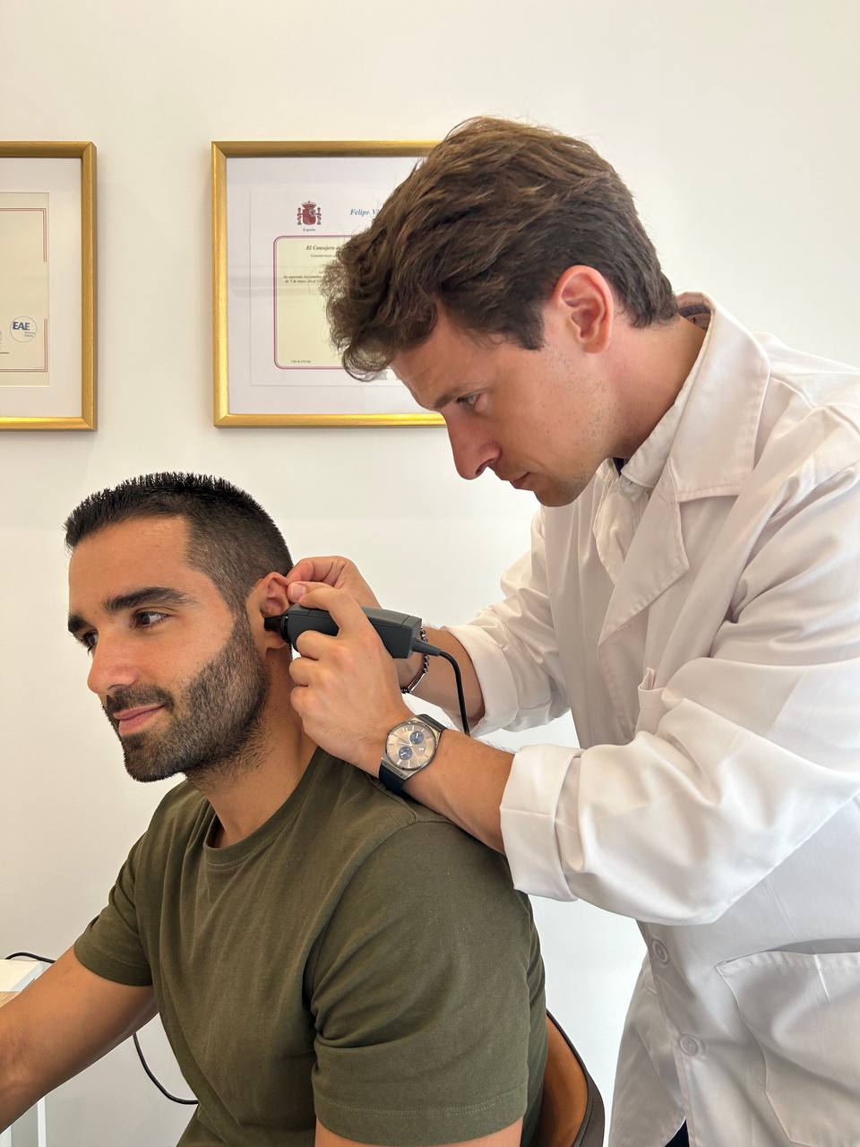 Examen auditivo para encontrar audífonos ideales en Madrid
