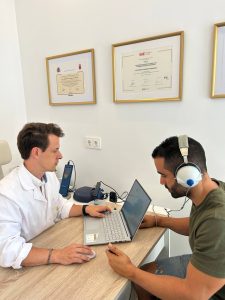 Pruebas auditivas realizadas en centro auditivo Dr.Dears por especialista cualificado