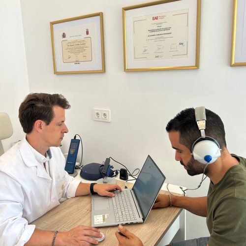 Pruebas auditivas realizadas en centro auditivo Dr.Dears por especialista cualificado